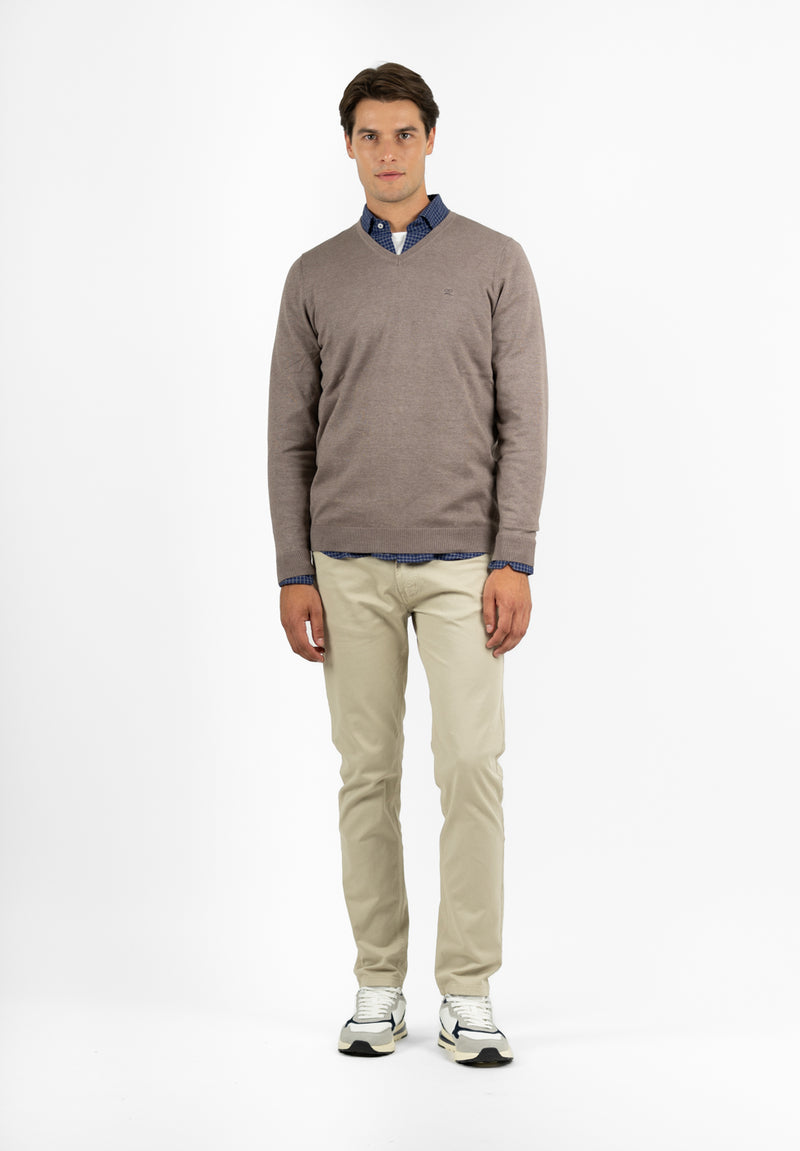 Jersey Cuello Pico Marrón