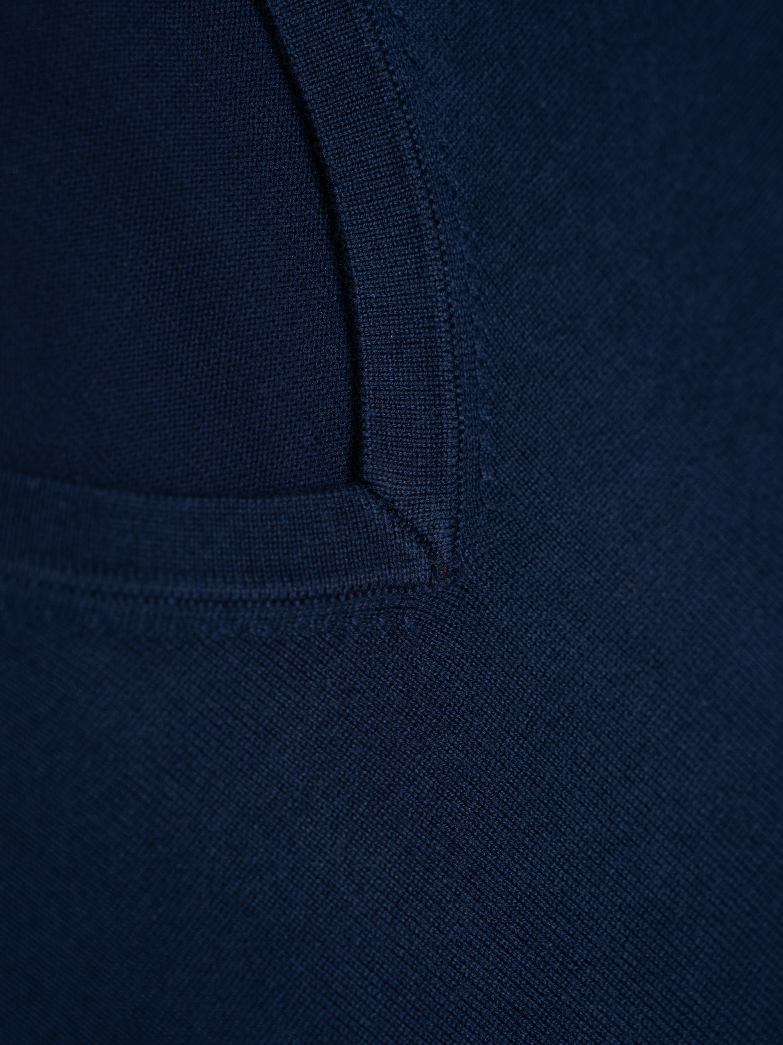 Marine V-Neck Jumper