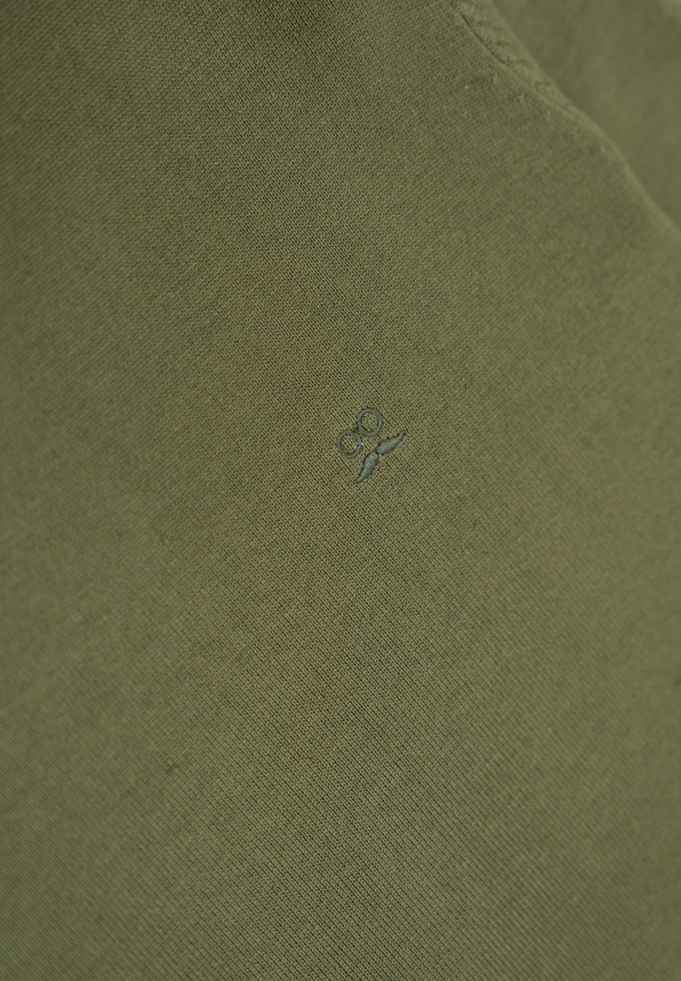 Jersey Cuello Pico Soft Basil