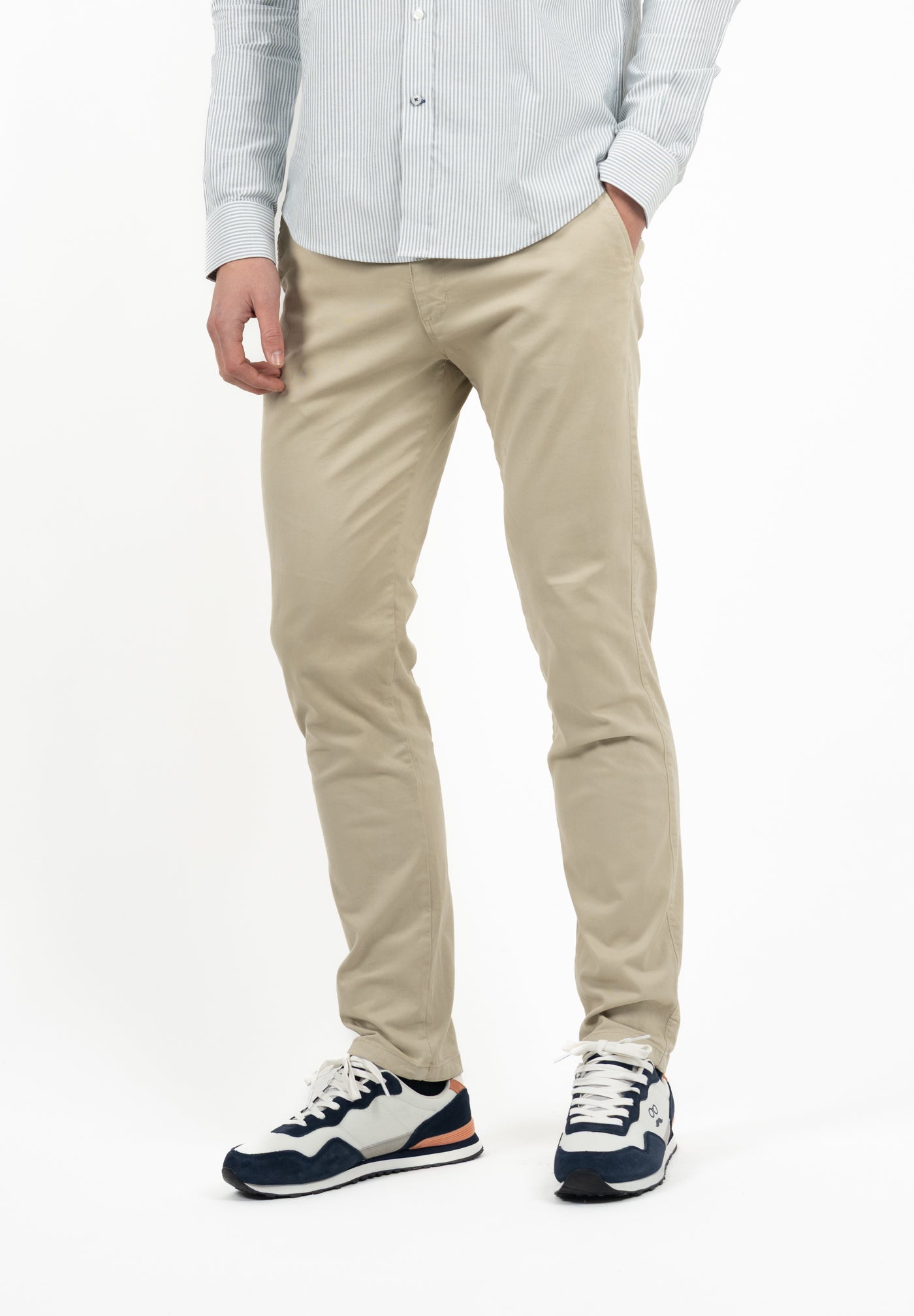New 002 Apricot Sneakers