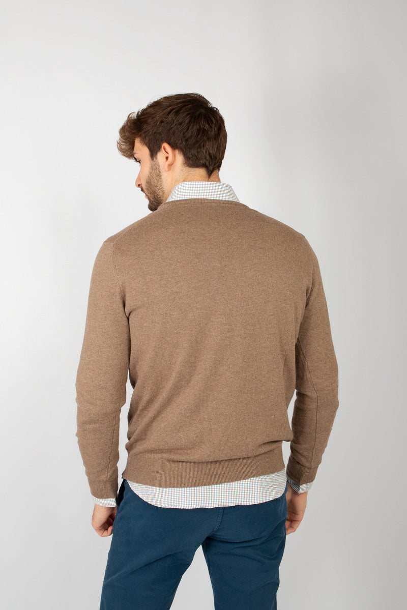 Jersey Cuello Pico Marrón
